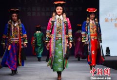 ​蒙古族服装服饰大赛总决赛：1700余套服